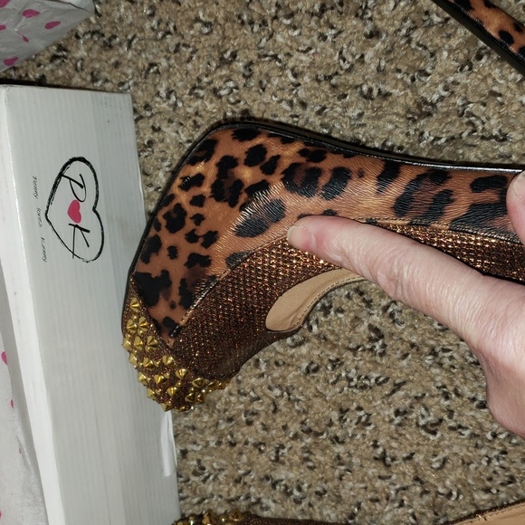 P♡K leopard print & gold spikes super high heels pumps Faris Brzmet sz 7.5 - Picture 9 of 16